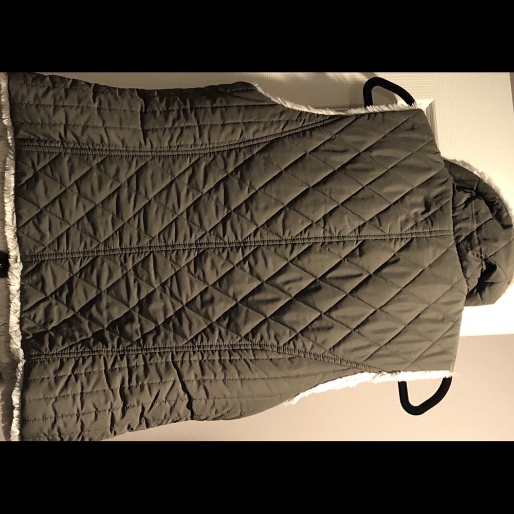 Weatherproof Reversible Puffer Vest - Picture 2 of 3